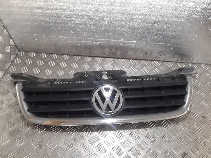 Volkswagen Touran I (2003 - 2010) 1T0853651 Передняя решетка — фото 1