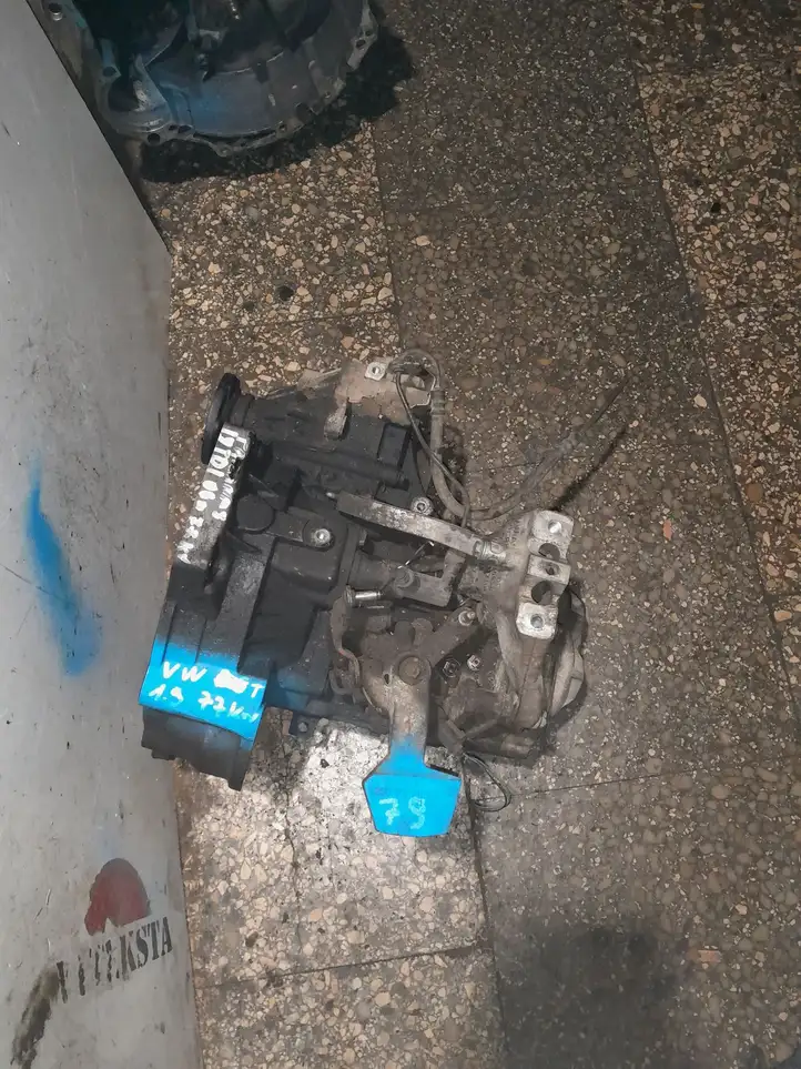 Volkswagen Touran I (2003 - 2010) 1K0199117BM МКПП 5-ступенчатая — фото 1