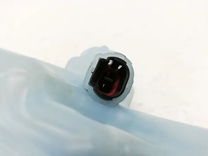 Toyota Yaris (2014 - 2019)   Расширительный бачок тормозной жидкости