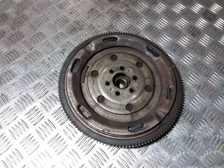 Audi A4 S4 B6 8E 8H (2000 - 2006) 058105317F Маховик двигателя — фото 1