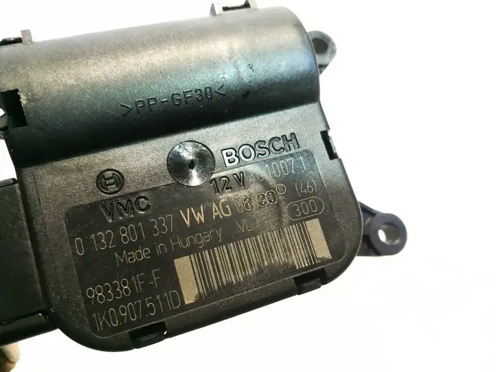 Audi TT (2006 - 2010)  1K0907511D Двигатель задвижки потока воздуха