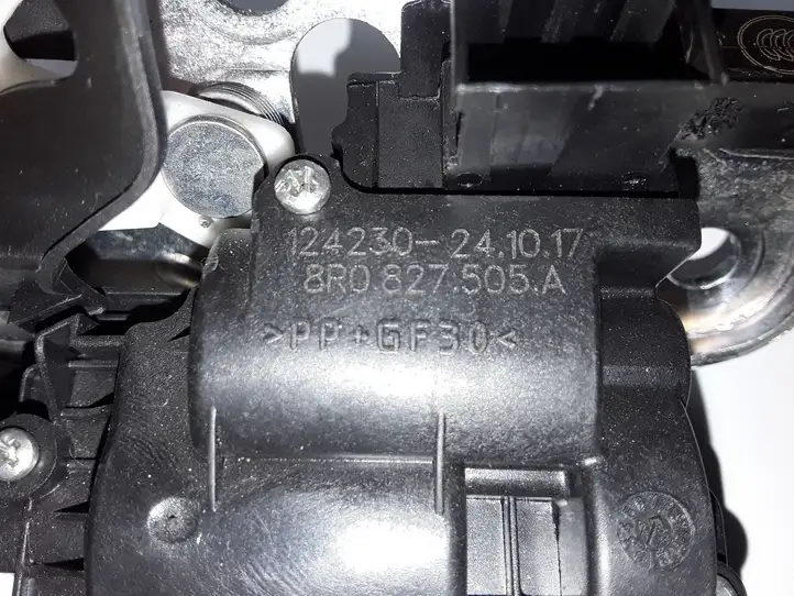 Skoda Fabia Mk3 (NJ) (2015 - 2021) 8R0827505A Замок крышки багажника — фото 3