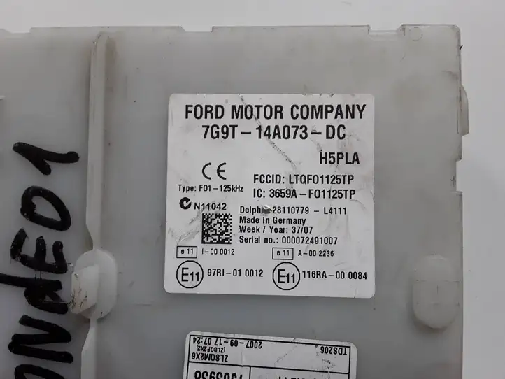 Ford Mondeo MK IV (2007 - 2014) 7G9T14A073DC Блок предохранителей — фото 3
