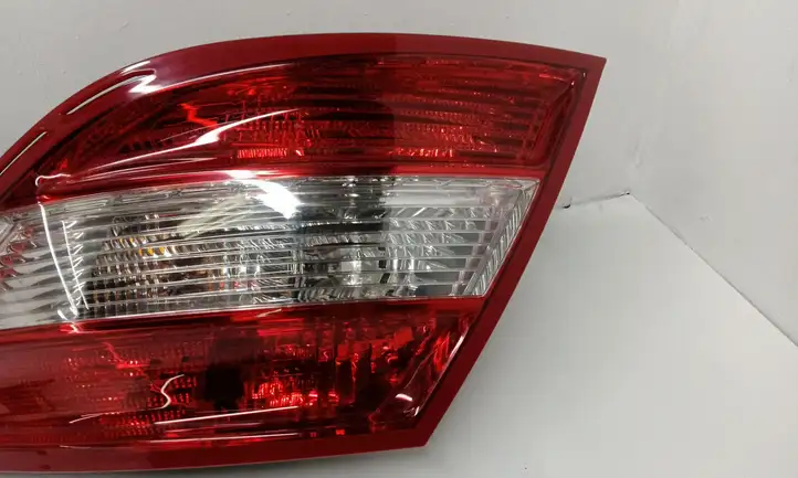 Mercedes-Benz C W204 (2007 - 2014) 2048200264 Задний фонарь в кузове — фото 5