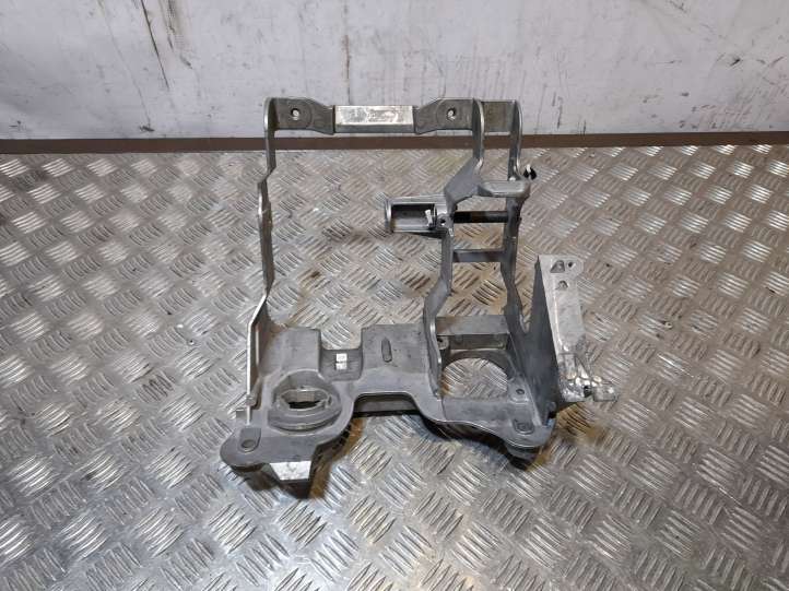 Audi Q5 (2008 - 2012)  8K1721117 Держатель тормозной педали