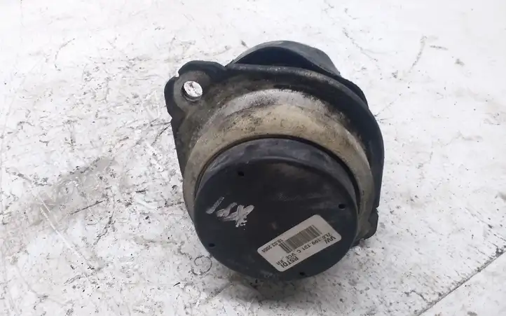 Volkswagen Touareg I (2002 - 2010) 7L6199131C Опора двигателя — фото 3