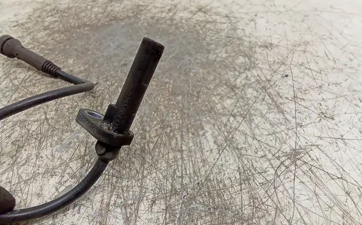 BMW 6 E63 E64 (2002 - 2010) 258258 Задний датчик ABS — фото 2