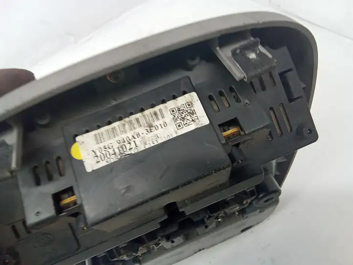 Kia Sorento (2002 - 2006) 928003E0 Передняя подсветка — фото 4
