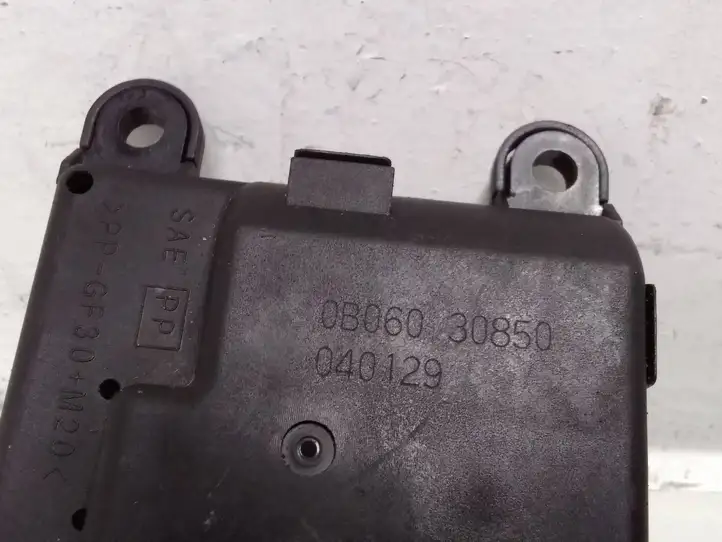 Honda Civic (2001 - 2005) 0B06030850 Двигатель задвижки потока воздуха — фото 3