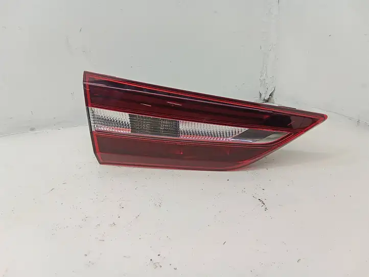 Opel Grandland X (2017 - ) YP00016380 Задний фонарь в крышке багажника — фото 1