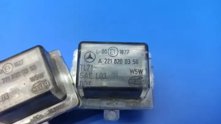 Mercedes-Benz S W221 (2005 - 2013) A2218200356 Подсветка номера — фото 3
