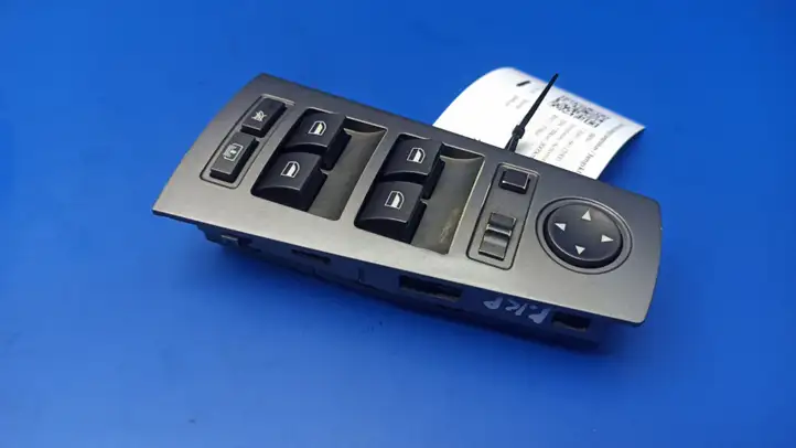 BMW 7 E65 E66 (2001 - 2008) 6917106 Кнопка стеклоподъемников — фото 4