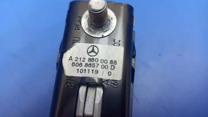 Mercedes-Benz E W212 (2009 - 2016) A2128600088 Электродвигатель регулировки ремня безопасности — фото 6