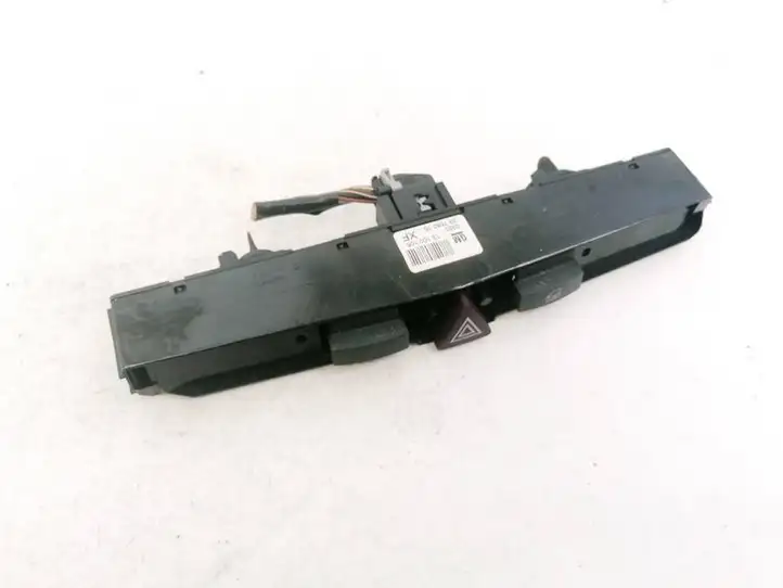 Opel Zafira B (2003 - 2006) 13100105 Включатель аварийных фонарей — фото 1
