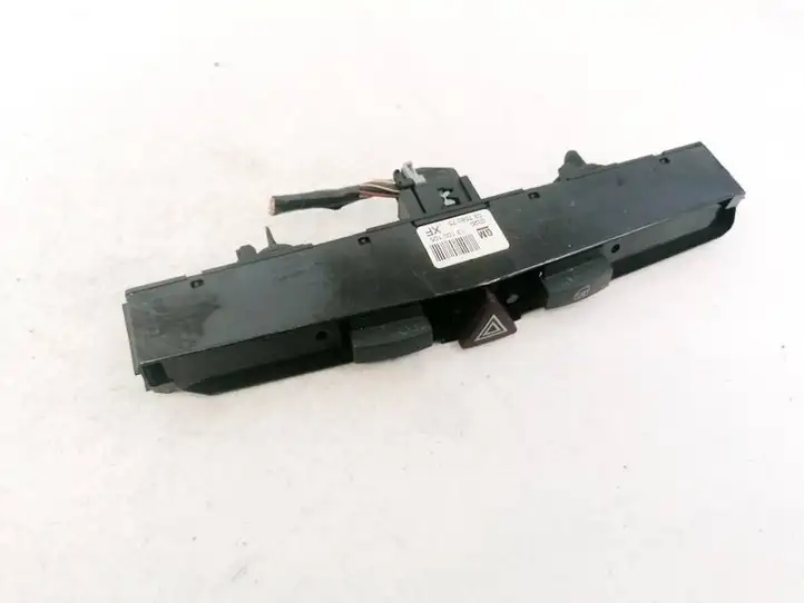 Opel Zafira B (2003 - 2006) 13100105 Включатель аварийных фонарей — фото 2