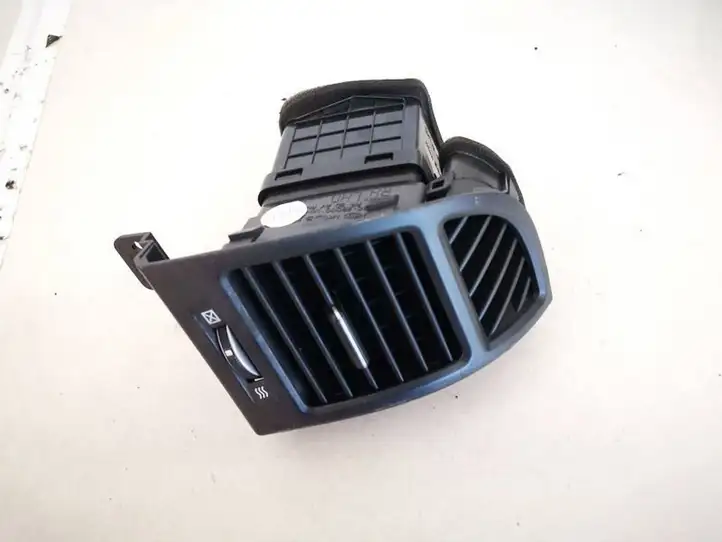 Hyundai Santa Fe (2005 - 2009) 974902b000 Центральный воздушный дефлектор — фото 1