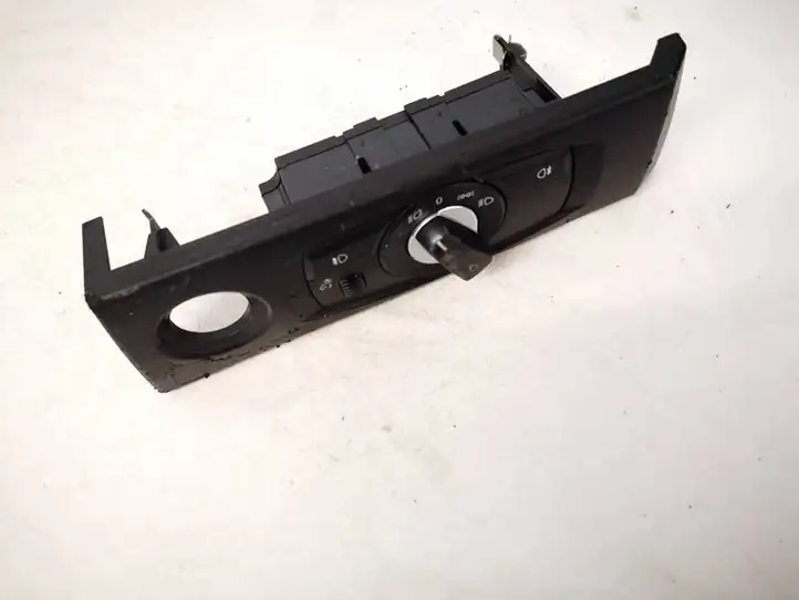 BMW 5 E60 E61 (2004 - 2010) 6988554 Включатель фонарей — фото 1