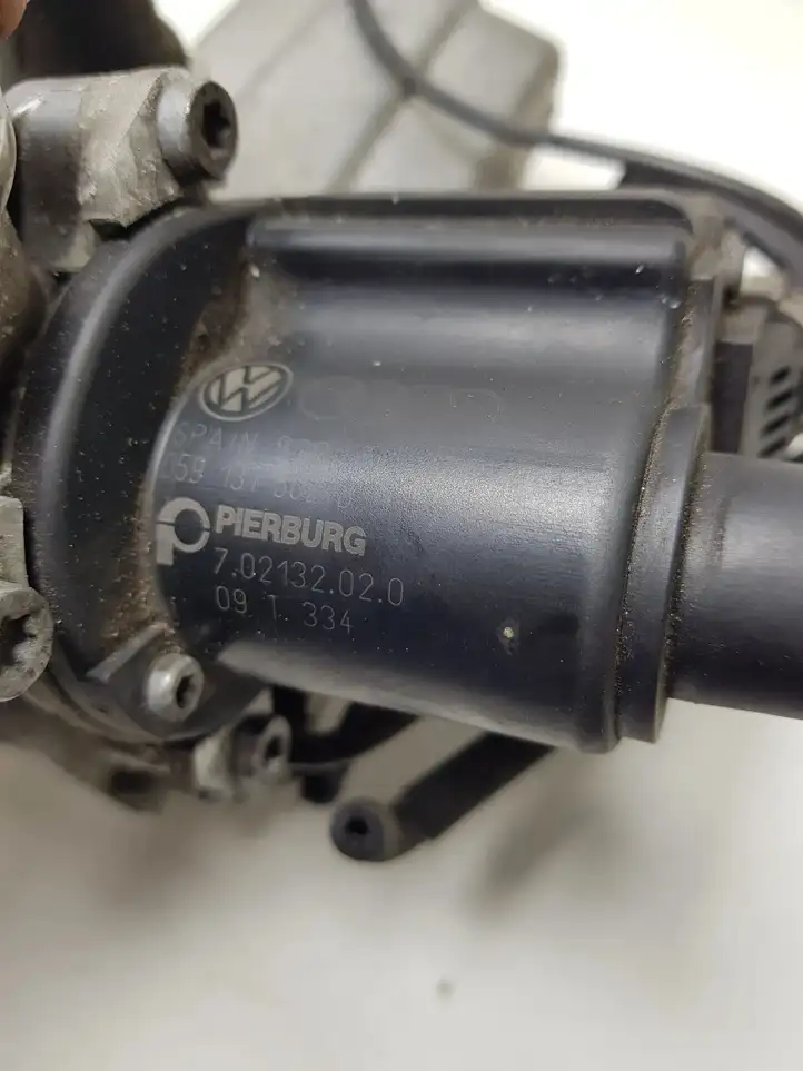 Audi A4 S4 B8 8K (2007 - 2011) 059131515R Охладитель клапана EGR — фото 6