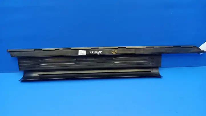 Mercedes-Benz SLK R171 (2005 - 2011) 1716800235 Внутренняя отделка переднего порога — фото 6