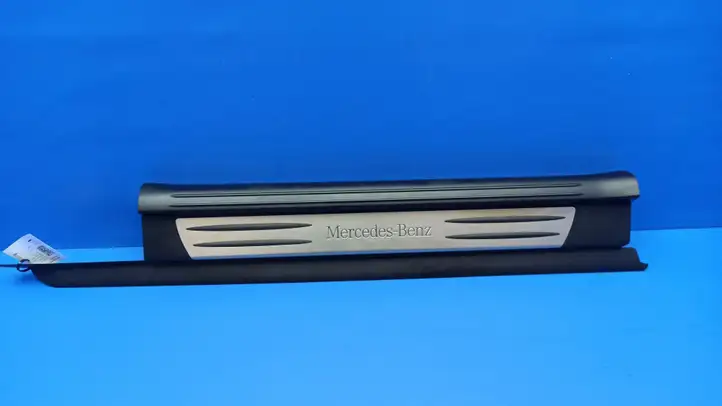 Mercedes-Benz SLK R171 (2005 - 2011) 1716800135 Внутренняя отделка переднего порога — фото 1