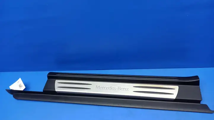 Mercedes-Benz SLK R171 (2005 - 2011) 1716800135 Внутренняя отделка переднего порога — фото 4