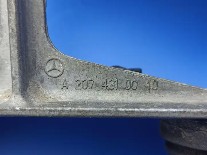 Mercedes-Benz E C207 W207 (2009 - 2017) A2074310040 Кронштейн блока ABS — фото 10