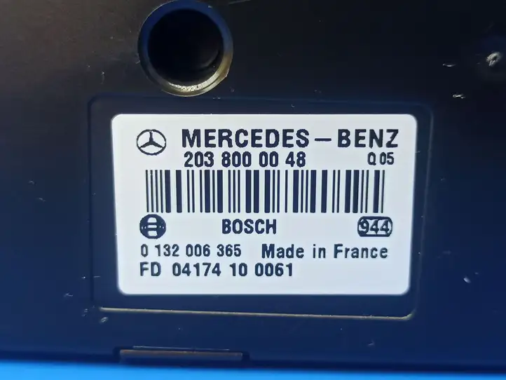 Mercedes-Benz E W211 (2002 - 2009) 2038000048 Вакуумный насос центрального замка — фото 5