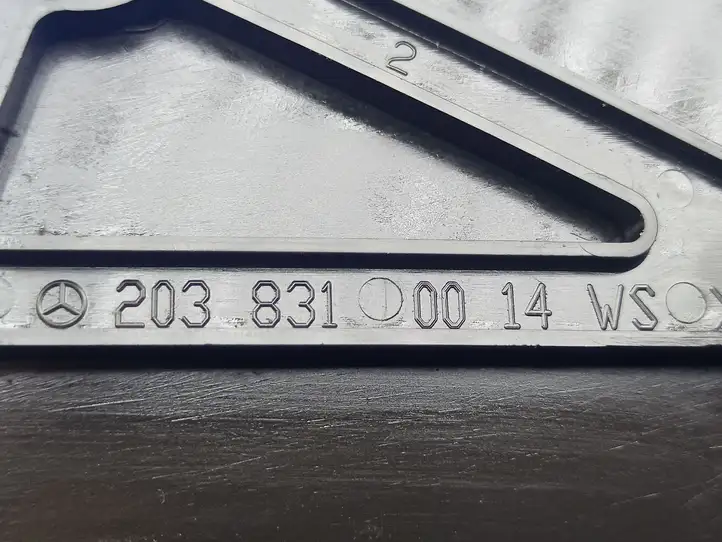 Mercedes-Benz C W203 (2000 - 2007) 2038301713 Жабо стеклоочистителей — фото 12
