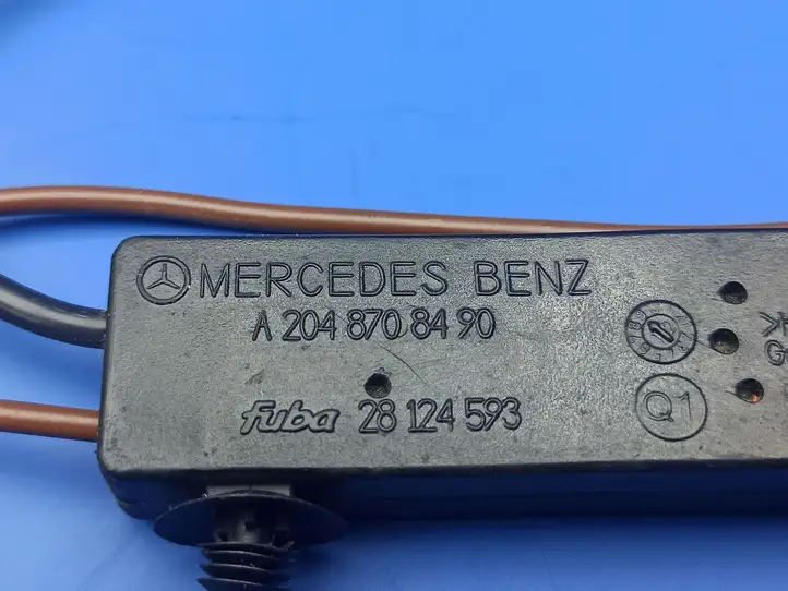 Mercedes-Benz C W204 (2007 - 2014) A2048708490 Усилитель антенны — фото 4