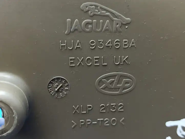 Jaguar XJ X308 (1998 - 2002) HJA9340CA Обшивка рулевой колонки — фото 2