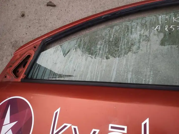 Nissan Note (E11) (2006 - 2014) Накладка стекла передней двери — фото 3