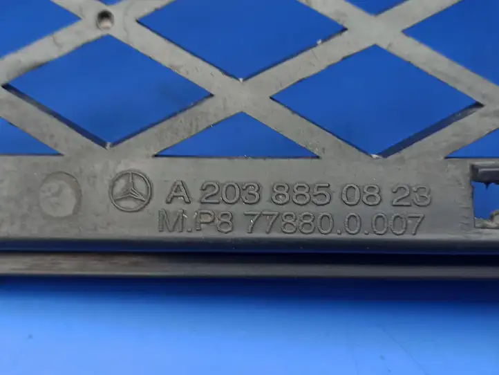 Mercedes-Benz C W203 (2000 - 2007) A2038850823 Нижняя решетка переднего бампера — фото 4