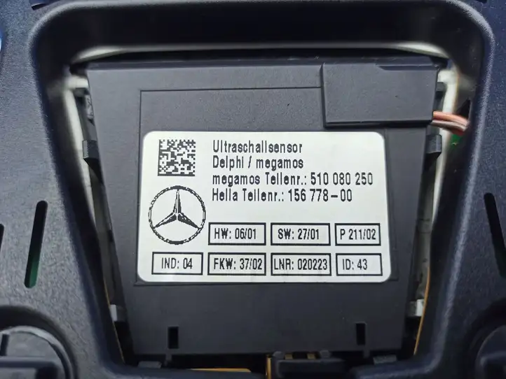 Mercedes-Benz E W211 (2002 - 2009) A2118202201 Задняя подсветка — фото 2