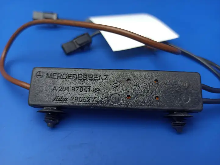 Mercedes-Benz C W204 (2007 - 2014) A2048709189 Усилитель антенны — фото 9