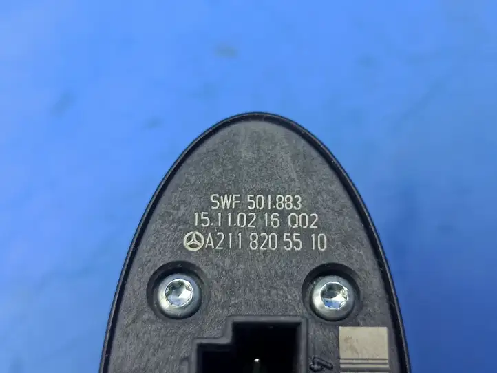 Mercedes-Benz E W211 (2002 - 2009) A2118205510 Кнопка закрытия крышки багажника — фото 10
