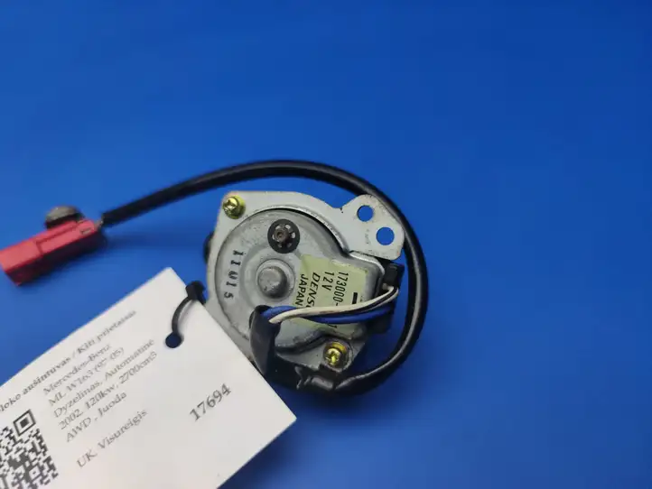 Mercedes-Benz ML W163 (1997 - 2005) 1730000841 Вентилятор охлаждения ЭБУ — фото 8