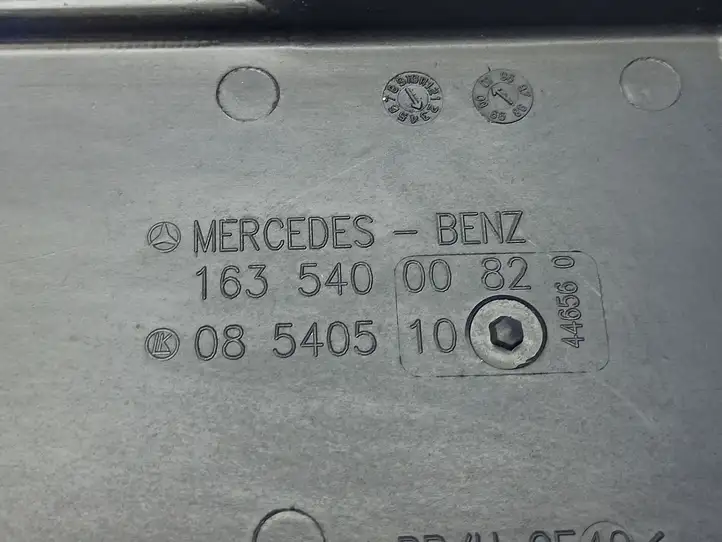 Mercedes-Benz ML W163 (1997 - 2005) 1635400082 Крышка ящика предохранителей — фото 7