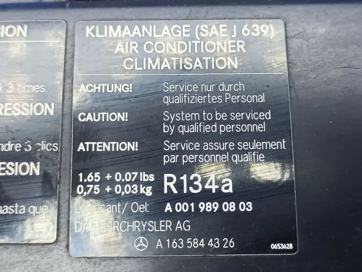 Mercedes-Benz ML W163 (1997 - 2005) 1635400082 Крышка ящика предохранителей — фото 10