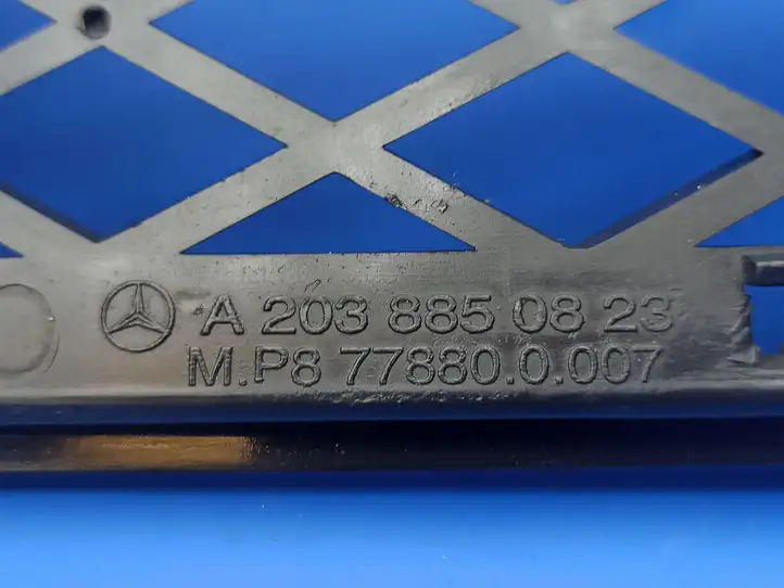 Mercedes-Benz C W203 (2000 - 2007) A2038850823 Нижняя решетка переднего бампера — фото 4