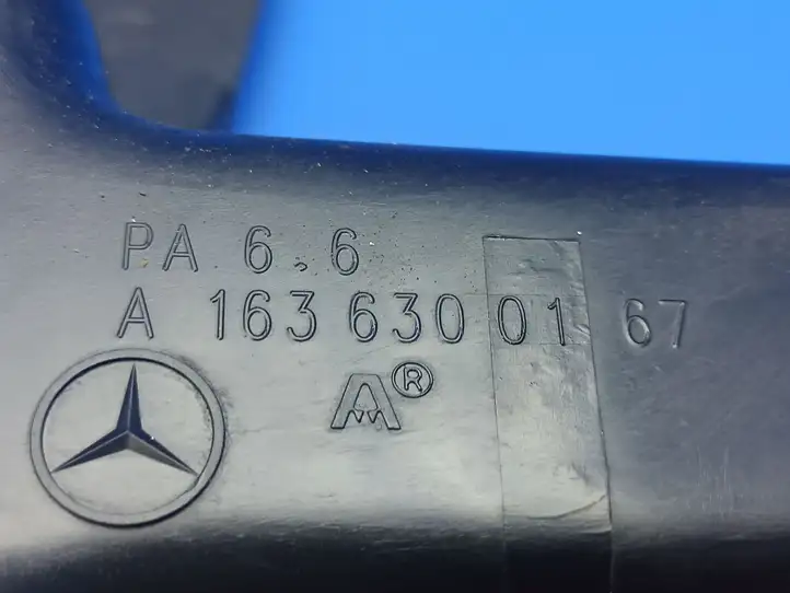 Mercedes-Benz ML W163 (1997 - 2005) A1636300167 Отделка лючка топливного бака — фото 4