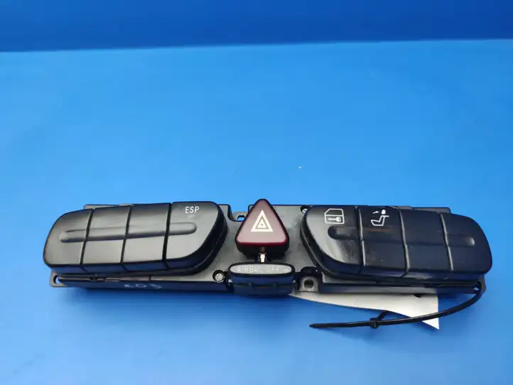 Mercedes-Benz C W203 (2000 - 2007) 2038203710 Другие включатели / ручки/ переключатели — фото 1