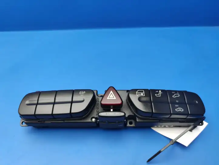 Mercedes-Benz C W203 (2000 - 2007) 2038217279 Другие включатели / ручки/ переключатели — фото 1