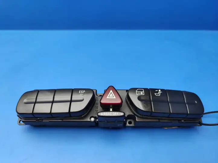 Mercedes-Benz C W203 (2000 - 2007) 2038203710 Другие включатели / ручки/ переключатели — фото 1