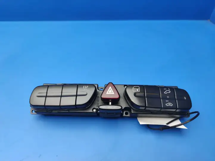 Mercedes-Benz C W203 (2000 - 2007) 2038218879 Другие включатели / ручки/ переключатели — фото 1