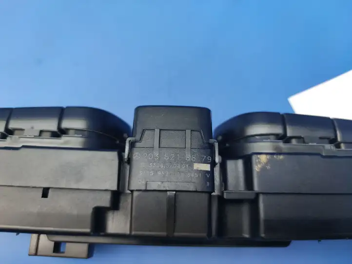 Mercedes-Benz C W203 (2000 - 2007) 2038218879 Другие включатели / ручки/ переключатели — фото 3