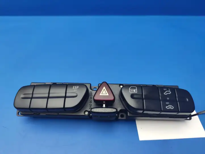 Mercedes-Benz C W203 (2000 - 2007) 2038217858 Другие включатели / ручки/ переключатели — фото 1