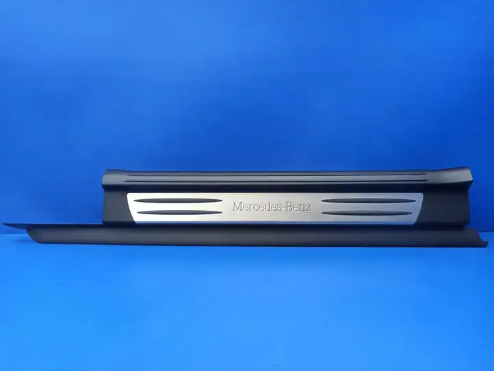Mercedes-Benz SLK R171 (2005 - 2011) 1716800135 Внутренняя отделка переднего порога — фото 1