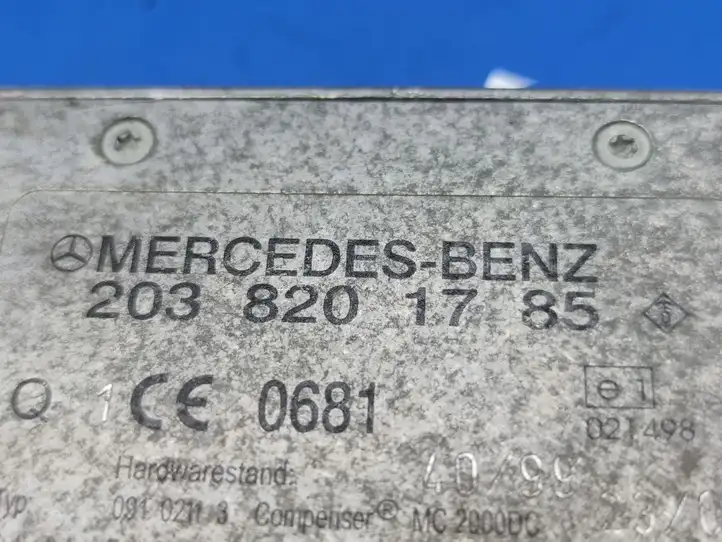 Mercedes-Benz C W203 (2000 - 2007) 2038201785 Блок управления антеннами — фото 2