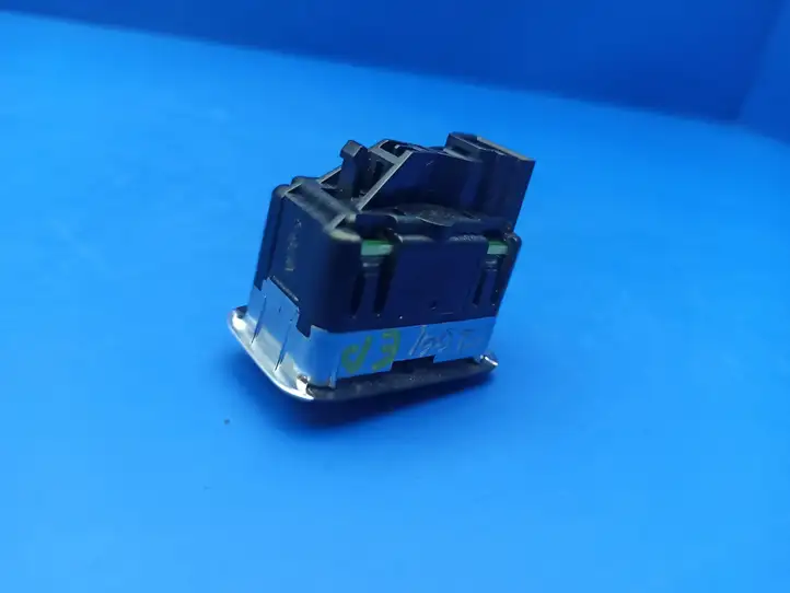 Mercedes-Benz C W204 (2007 - 2014) A2049055502 Блок кнопок стеклоподъемников — фото 8