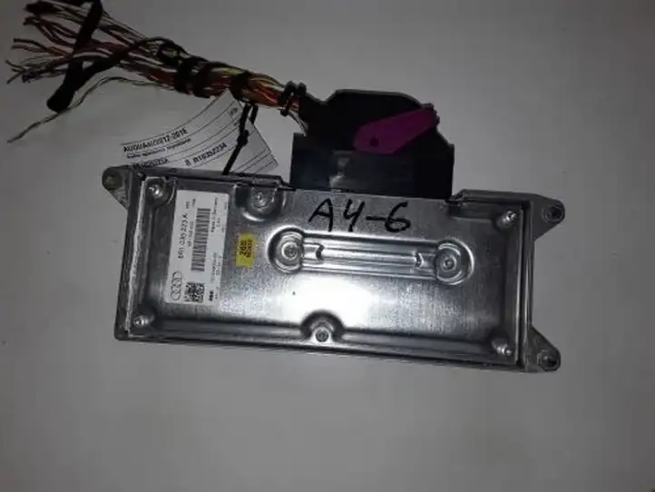 Audi A4 S4 B8 8K (2011 - 2015) 8R1035223A Усилитель звука — фото 2